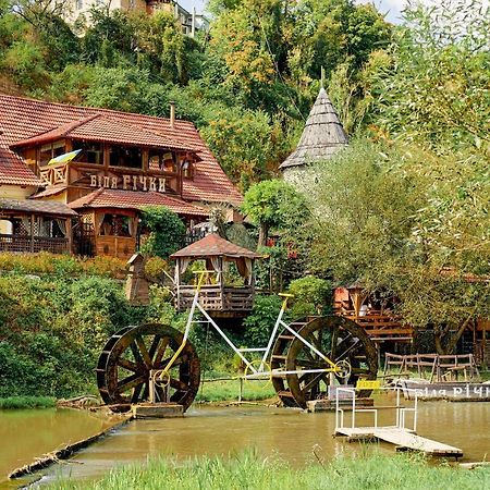 Bilya Richky Hotel Kamianets-Podilskyi Exterior foto