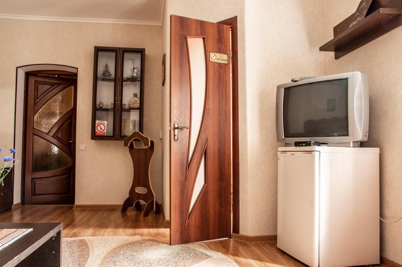 Bilya Richky Hotel Kamianets-Podilskyi Exterior foto